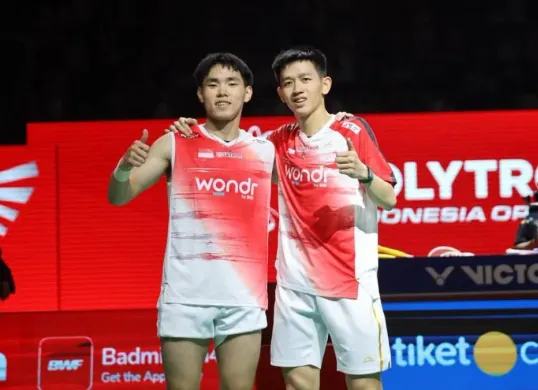 Pasangan ganda putra muda Indonesia, Raymond Indra/Nikolaus Joaquin berhasil melaju ke partai final Indonesia Open 2026. (Sumber: Dok. BNI)