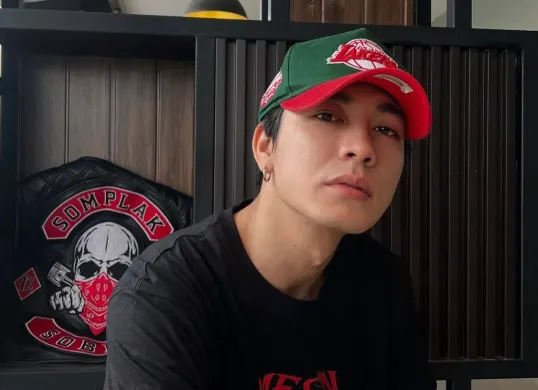 Pesinetron Evan Marvino tengah menjadi sorotan  setelah sang istri, Uffri Datun Nitami alias Tami, mengungkap berbagai persoalan rumah tangga mereka. (Sumber: Instagram/@evanmarvino)