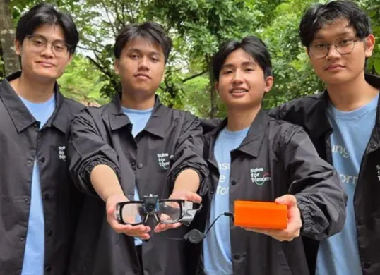 Tim Labmino Mahasiswa UI berhasil membuat RunSight, perangkat wearable berbasis kecerdasan buatan (AI). (Sumber: Humas UI)