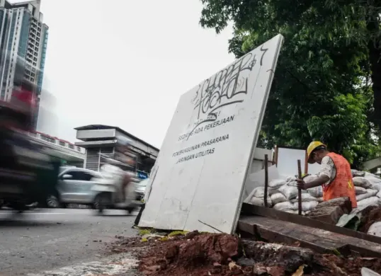 Ilustrasi galian proyek. (Sumber: Poskota/Bilal Nugraha Ginanjar)