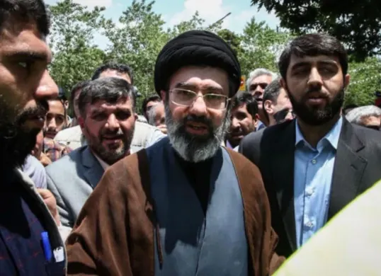 Profil Mojtaba Khamenei putra Ali Khamenei yang jadi pemimpin tertinggi Iran (Sumber: X/@raphlesioniste2)