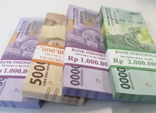 Ilustrasi uang pecahan kecil Rp10.000, Rp5.000 dan Rp20.000 untuk bagi-bagi THR lebaran 2026 (Sumber: Pinterest)