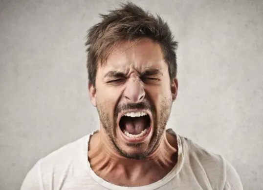 Puasa tapi emosi tak terkendali, apakah membatalkan puasa? (Sumber: Pinterest/Frosamara)