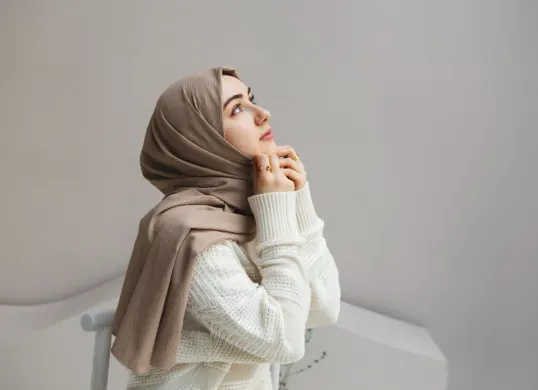 Rekomendasi tren hijab kekinian untuk Lebaran 2026. (Sumber: Freepik)