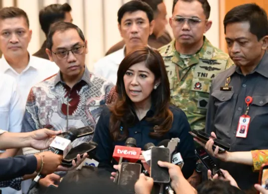 Menteri Komunikasi dan Digital Meutya Hafid melakukan inspeksi mendadak ke kantor operasional Meta di Jakarta untuk menyoroti rendahnya kepatuhan platform media sosial dalam menangani konten berbahaya di Indonesia. (Sumber: Dok/Komdigi)