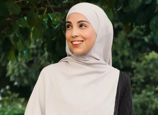 Sosok Sabrina Farhana, istri baru founder Nussa Rara, Aditya Triantoro yang dikaitkan dengan isu perselingkuhan. (Sumber: Instagram/@sabrinafarhana)