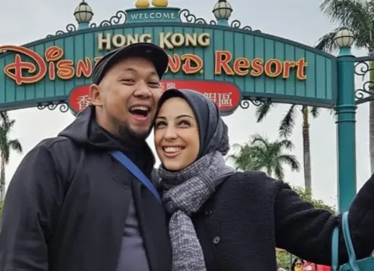 Potret Aditya Triantoro bersama istri barunya Sabrina Farhana yang jadi sorotan usai isu perselingkuhan yang dibongkar mantan istri, Annisa Hadiyanti. (Sumber: Instagram/@sabrinafarhana)