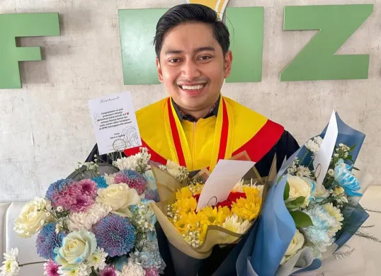 Muhammad Sabiq Ashraff turut menjadi sorotan usai terungkap dugaan keterlibatannya dalam kasus korupsi yang menjerat sang ibu, Fadia Arafiq, Bupati Pekalongan. (Sumber: Instagram/@ashraff_abu)