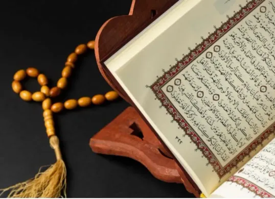 Amalan yang dianjurkan saat malam Nuzulul Qur'an. (Sumber: Freepik)