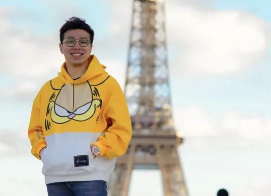 Dokter Richard Lee, influencer skincare dan pendiri Athena Beauty Clinic yang dikenal aktif mengedukasi masyarakat tentang keamanan produk kecantikan di media sosial. (Sumber: Instagram/@dr.richard_lee)