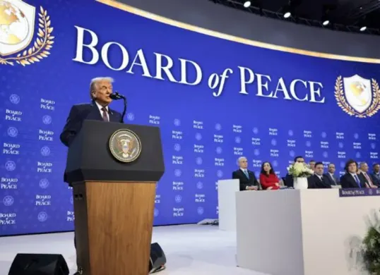 Guru Besar UGM menyebut Indonesia perlu meninjau ulang keanggotaan di Board of Peace karena berpotensi memunculkan persepsi keberpihakan dalam konflik Iran dengan AS dan Israel. (Sumber: X/@TheDailyCPEC)