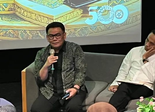 Direktur Utama, Jakpro Iwan Takwin saat berdiskusi dengan awak media di Cikini, Jakarta Pusat, Sabtu, 7 Maret 2026. (Sumber: Poskota/M. Tegar Jihad)