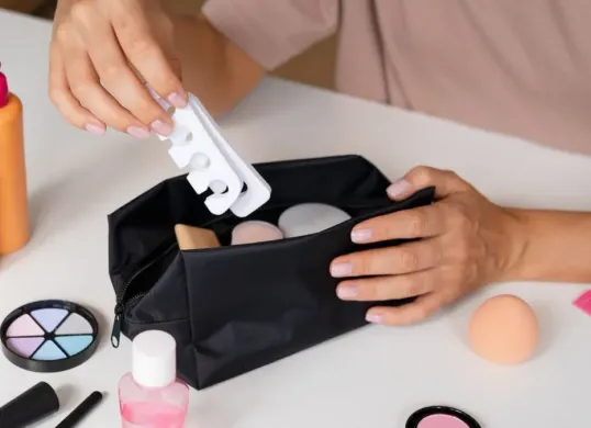 Ilustrasi, kosmetik ilegal menjamur di pasaran. (Sumber: freepik)