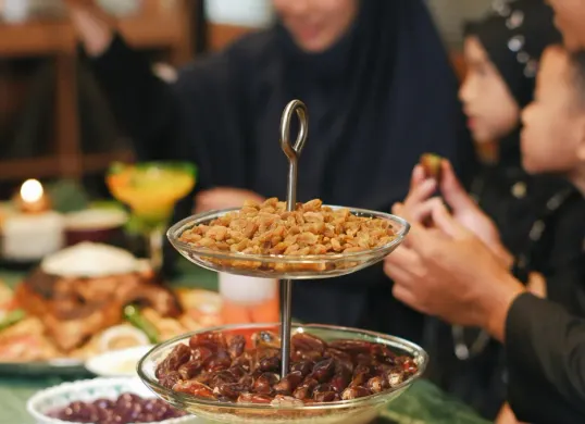 Ilustrasi - Jadwal buka puasa Jakarta hari ini. (Sumber: Pexels/Nurul Sakinah Ridwan)