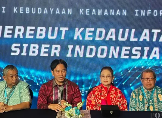 Formasi menggaungkan pentingnya kedaulatan siber Indonesia di tengah konflik geopolitik global di Jakarta, Sabtu, 7 Maret 2026. (Sumber: Poskota/Pandi Ramedhan)