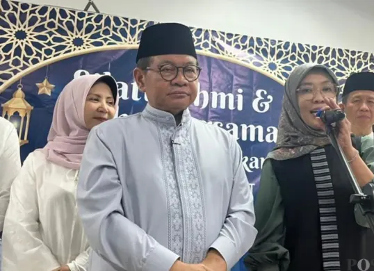 Kepala Dinkes Jakarta, Ani Ruspitawati saat menyampaikan situasi campak di RSKD Duren Sawit, Jakarta Timur, Selasa, 10 Maret 2026. (Sumber: Poskota/M. Tegar Jihad)