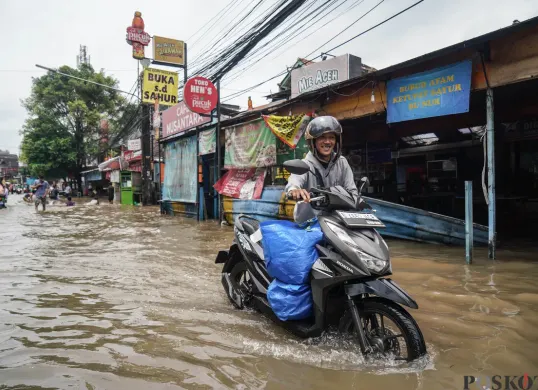 Banjir Rendam Bendungan Hilir