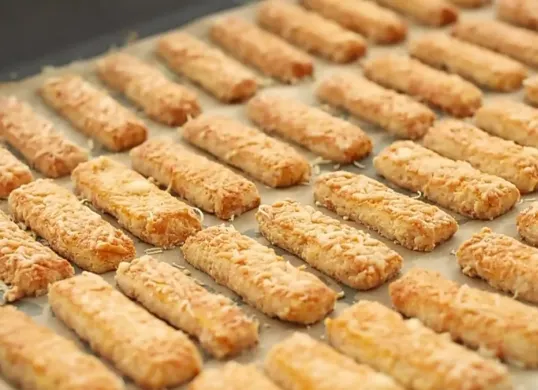 Resep kastengel Lebaran premium ala Chef Devina Hermawan. (Sumber: YouTube/Devina Hermawan)