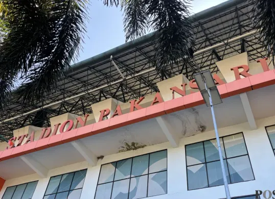 Pemkab Bogor menggelar sholat Ied di Stadion Pakansari, Cibinong. (Sumber: Poskota/Giffar Rivana)