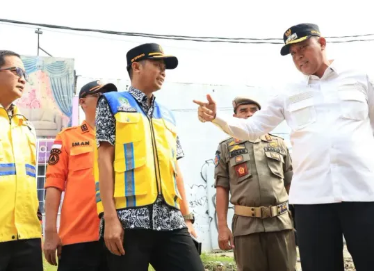 Wali Kota Bekasi, Tri Adhianto melaksanakan sidak jalur mudik lebaran Idul Fitri 1447 Hijriah. (Sumber: Dok. Istimewa)