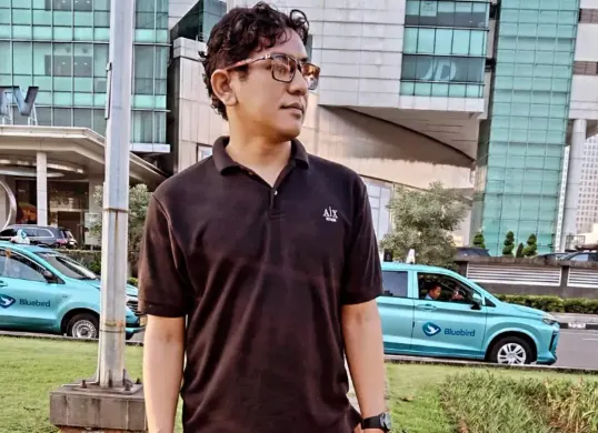 Dosen Universitas Pamulang (UNPAM), Franka Hendra Sukma, yang diduga melakukan pelecehan di KRL. (Sumber: Instagram/@frankahendra)