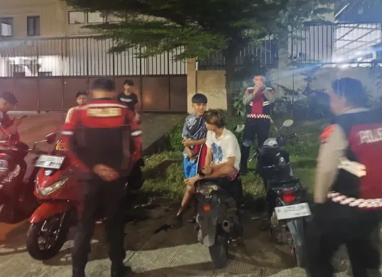 Patroli personel Polres Serang di kawasan industri modern Cikande. (Sumber: Dok. Polres Serang)