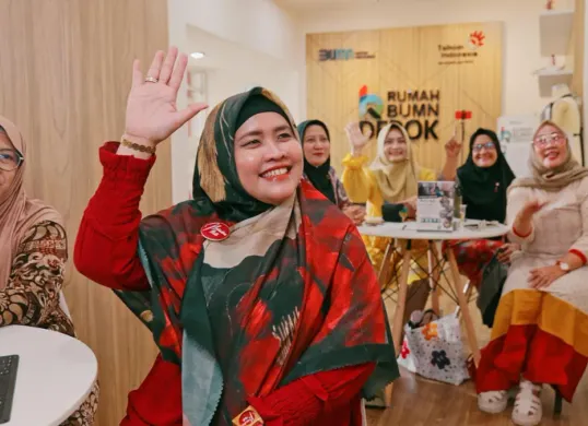 Telkom terus memperkuat komitmennya dalam mendorong pemberdayaan perempuan melalui program pendampingan dan pengembangan UMKM binaan di berbagai daerah. (Sumber: Istimewa)