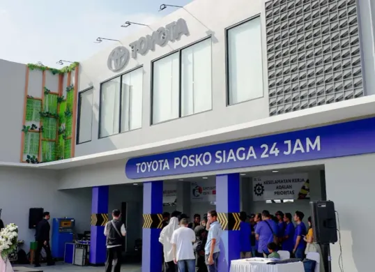 Toyota Astra Motor menghadirkan 10 Toyota Posko Siaga 24 jam dan 297 bengkel siaga. 