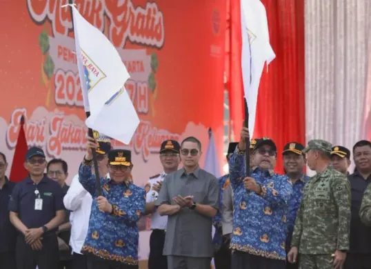 Pemprov Jakarta melepas peserta program mudik gratis di Silang Monas, Jakarta Pusat, Selasa, 17 Maret 2026. (Sumber: Dok. Bank Jakarta)