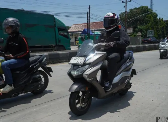Test ride Suzuki Burgman Jakarta-Semarang. (Sumber: Poskota/ Dimas Prasettyo)