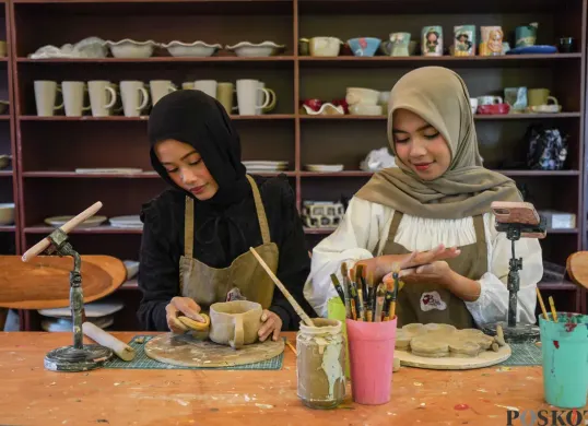 Menghabiskan Libur Lebaran dengan Membuat Kerajinan Tanah Liat