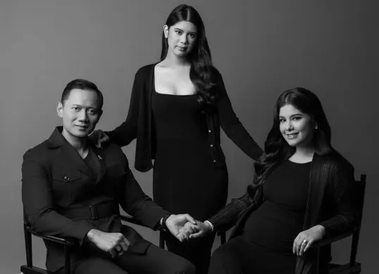 Keluarga Annisa Pohan dan Agus Harimurti Yudhoyono yang tengah menantikan kelahiran anak kedua mereka.