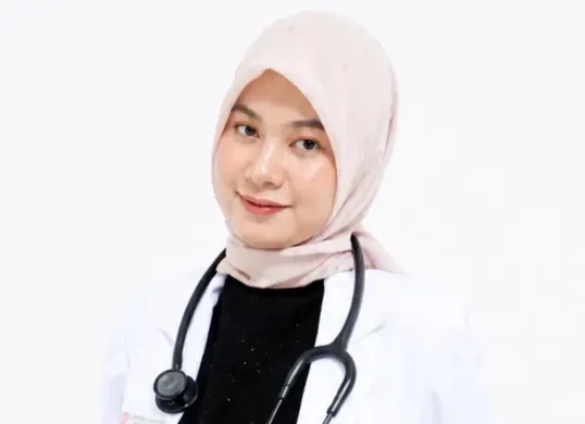 Dokter muda lulusan Fakultas Kedokteran Universitas Sriwijaya (FK Unsri), dr. Myta Aprilia Azmy, dilaporkan meninggal dunia saat masih menjalani masa internship. (Sumber: X/@erlinaburhan)