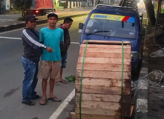 Barang bukti kabel optik yang gagal dicuri setelah pelaku diteriaki maling. (Sumber: Ditreskrimum Polda Banten)