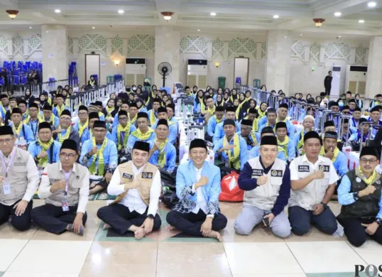 Jamaan haji asal Kabupaten Tangerang saa berkumpul di Masjid Agung Al-Amjad, Tigaraksa. (Sumber: Pos Kota/Veronica)