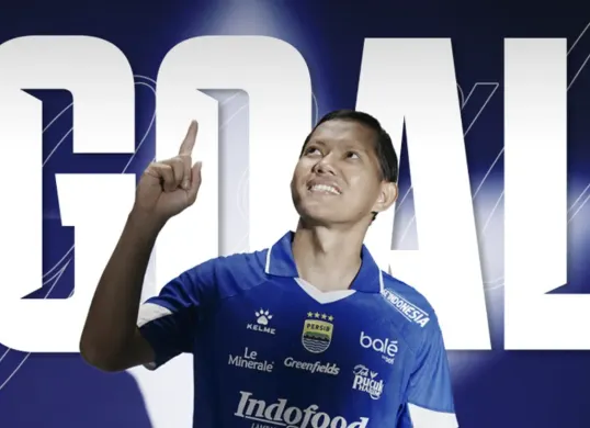 Adam Alis merayakan gol kemenangan Persib Bandung saat menaklukkan Persija Jakarta 2-1 dalam laga Super League 2025/2026 di Stadion Segiri, Samarinda. (Sumber: Dok/Persib)