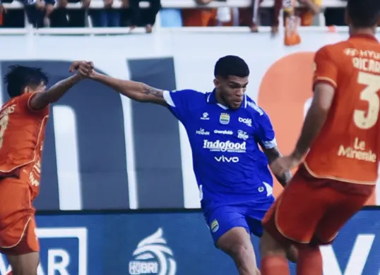 Pemain Persib Bandung merayakan kemenangan 2-1 atas Persija Jakarta di Stadion Segiri, Samarinda, Minggu (10/5/2026). Hasil tersebut membuat Maung Bandung semakin dekat dengan gelar juara Super League 2025/2026. (Sumber: Dok/Persib)