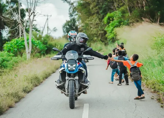Telkomsel bersama GSrek Indonesia Jakarta Chapter menggelar program sosial bertajuk Homecoming Sumba 2026 (Sumber: GSrek Indonesia Jakarta Chapter)