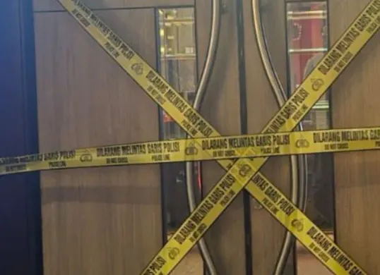 Tempat karaoke di wilayah Grogol Petamburan, Jakarta Barat, disegel setelah terindikasi sebagai tempat transaksi narkoba, Selasa, 12 Mei 2026. (Sumber: Dok. Istimewa)
