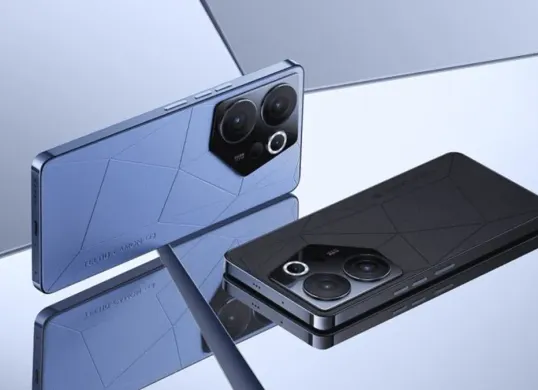 Bocoran Tecno Camon Slim mulai terungkap lewat sertifikasi FCC dan TÜV Rheinland. Smartphone ini disebut membawa baterai 7000mAh, fast charging 60W, dan desain tipis khas lini Camon Series. (Sumber: Pinterest)