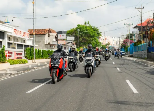 Journalist MAX Community (JMC) bersama Yamaha Indonesia menjalani touring lintas pulau menuju Lampung dengan jarak tempuh lebih dari 500 kilometer. (Sumber: Yamaha)