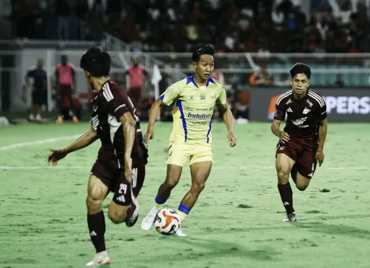 Pemain Persib Bandung saat menghadapi PSM Makassar di Stadion Gelora BJ Habibie, Parepare. (Sumber: Dok/Persib)