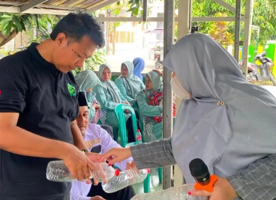 Pemerintah Kabupaten Bekasi mewajibkan pembentukan Bank Sampah Unit (BSU) di setiap Rukun Warga (RW) sebagai langkah strategis memperkuat pengelolaan sampah terpadu berbasis masyarakat. (Sumber: Pemkab Bekasi)