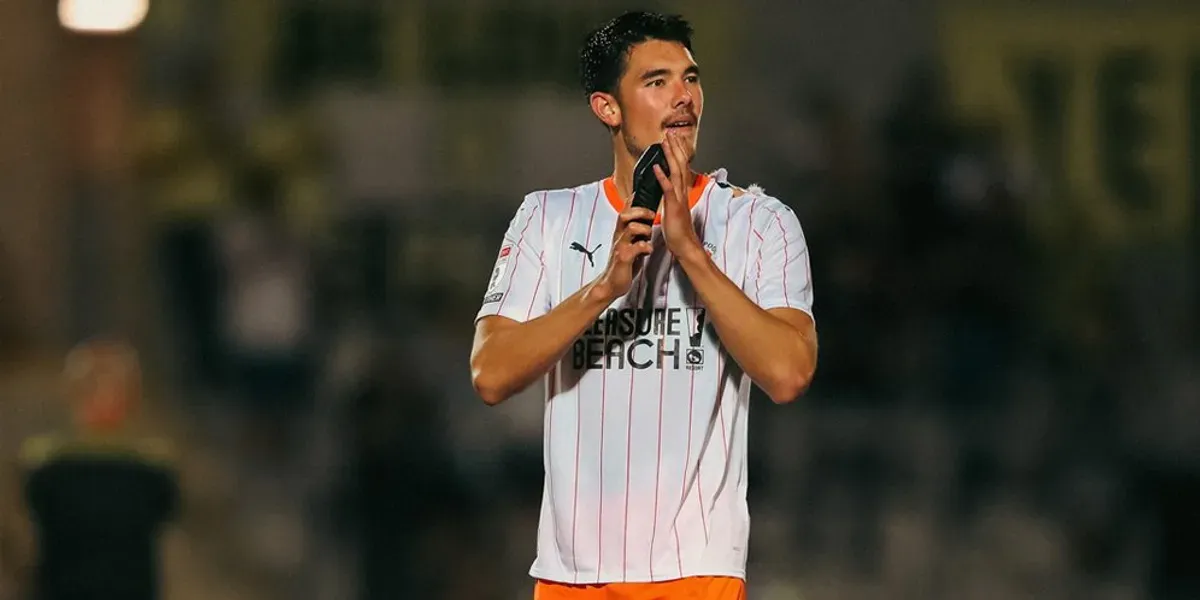 Elkan Baggott kembali cedera, Pelatih Blackpool pastikan kondisinya baik-baik saja.(Sumber: X/@BlackpoolFC)