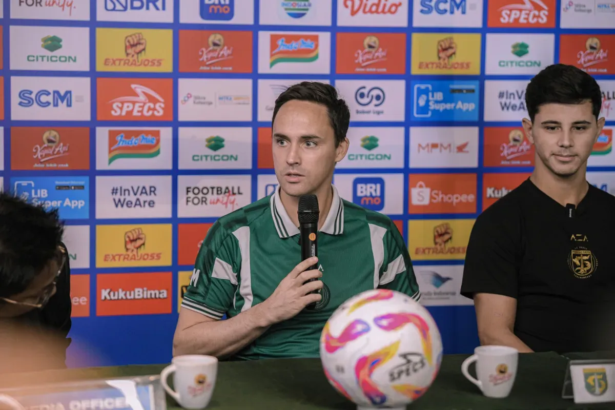 Pelatih Persebaya, Paul Munster kemungkinan besar tidak akan mendampingi timnya saat hadapi Arema FC.  (Sumber: persebaya.id)