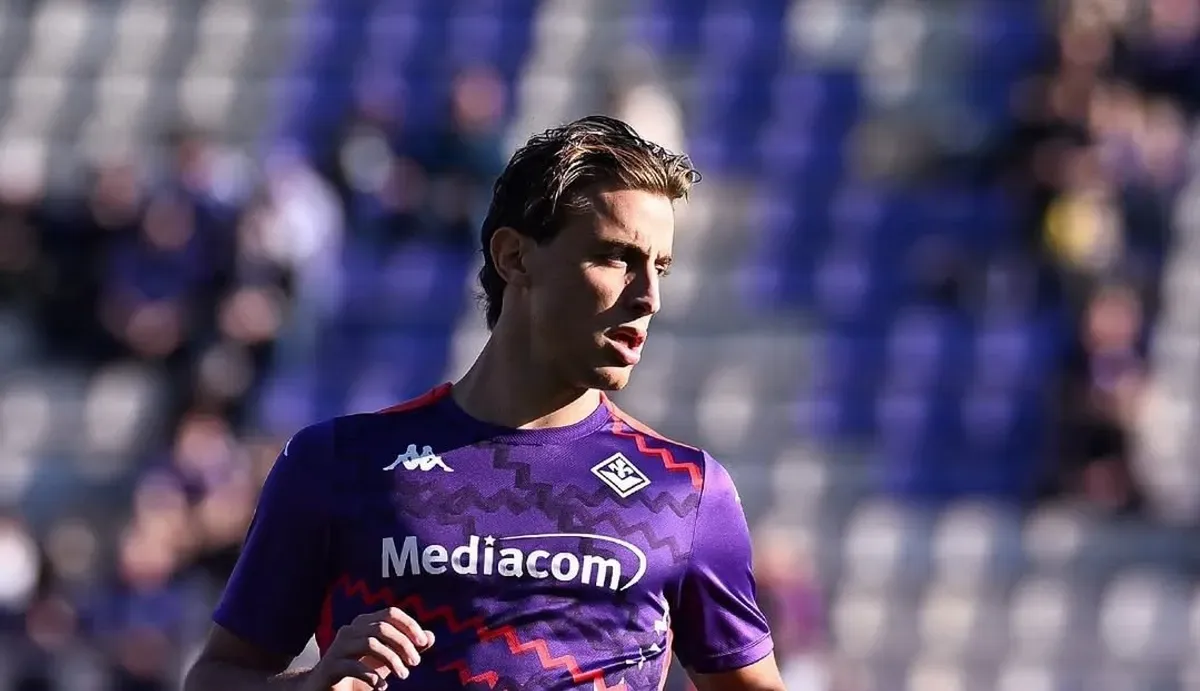 Edoardo Bove dikabarkan harus memakai alat bantu jantung. (Sumber: Instagram/@acffiorentina)