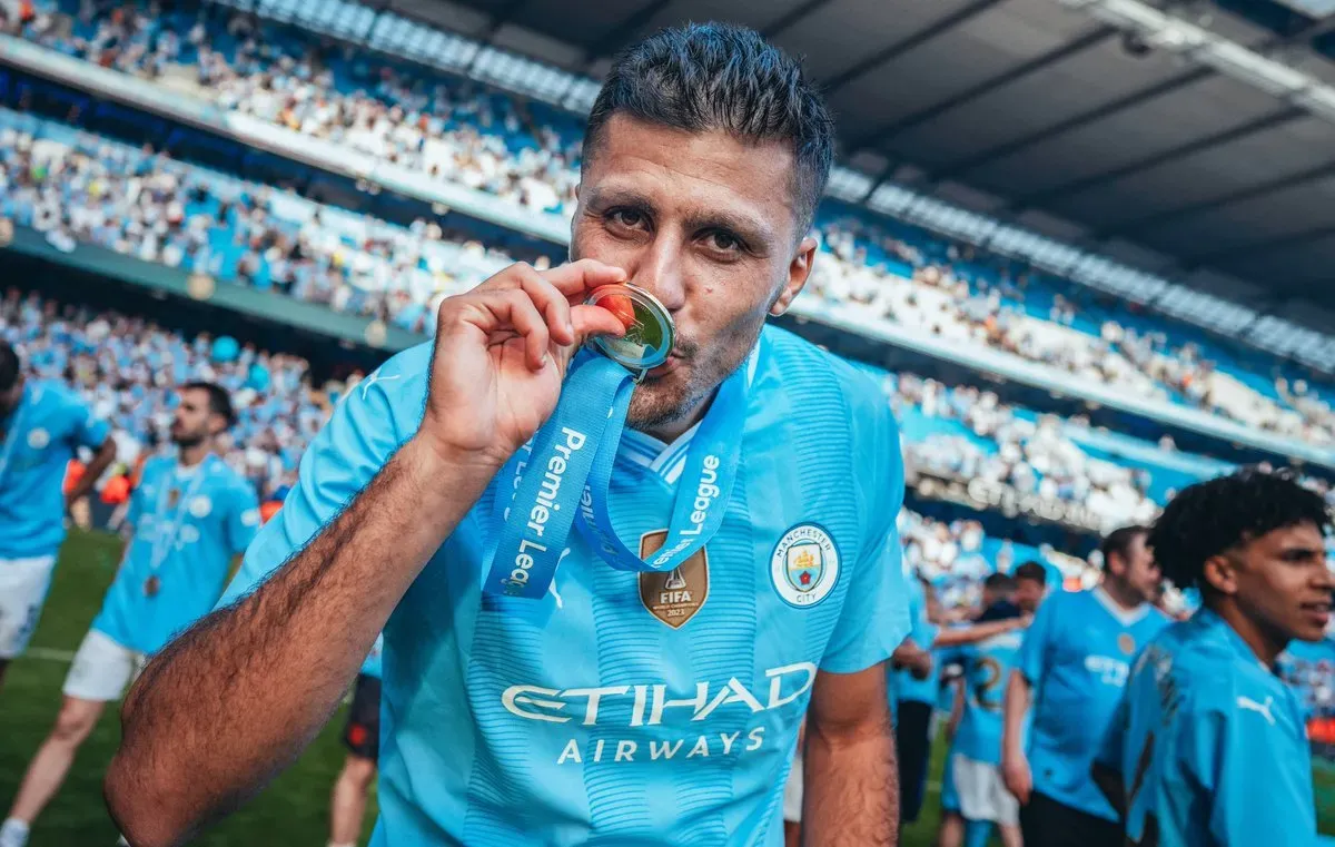 Sosok pengganti Rodri di Man City setelah alami cedera panjang musim ini. (Sumber: X/ Man City)