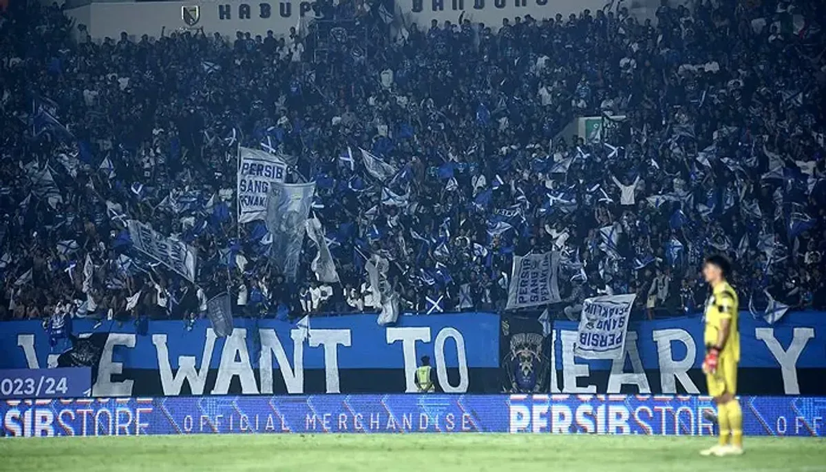 Para bobotoh memberikan dukungan kepada skuad Persib Bandung. (Sumber:  | Foto: persib.co.id)