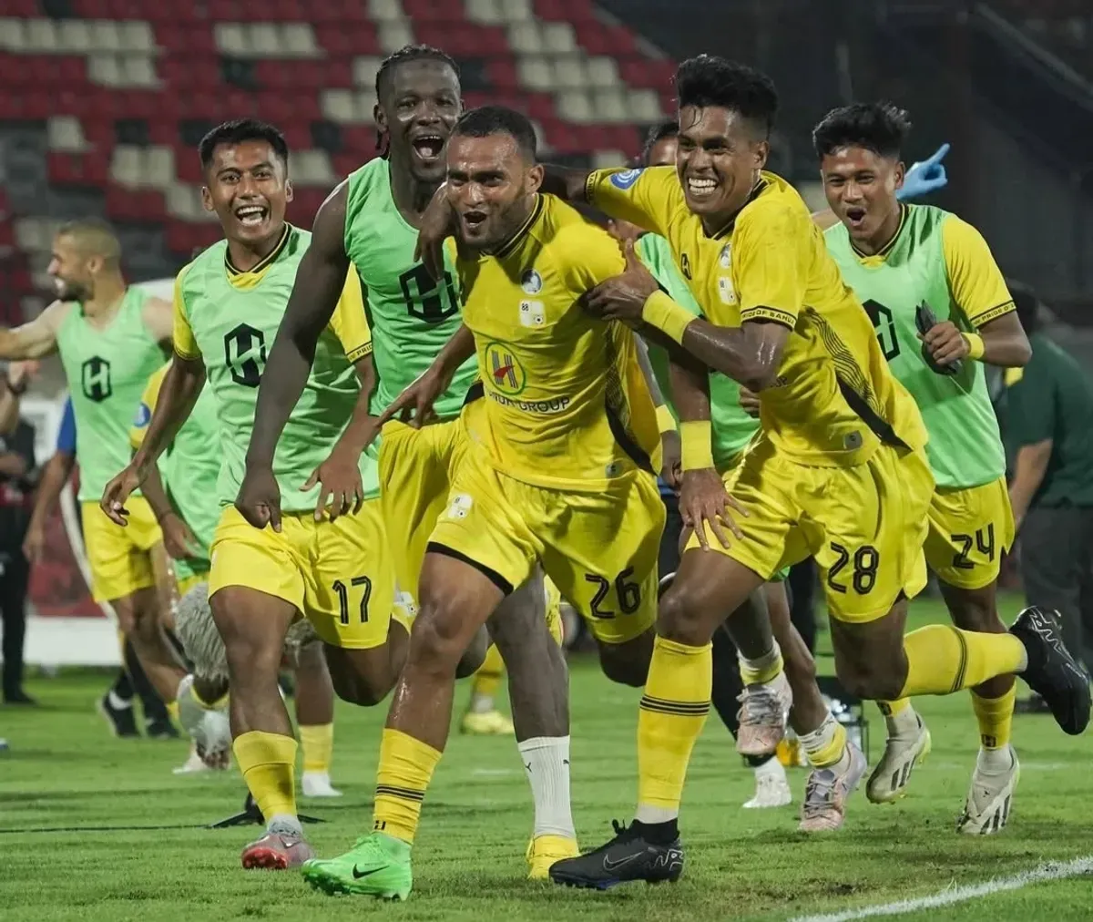 Dalam menghadapi Dewa United, Barito Putera bakal kembali dipimpin oleh coach Rahmad Darmawan.  (Sumber:  | Foto: Instagram/@psbaritoputeraofficial)