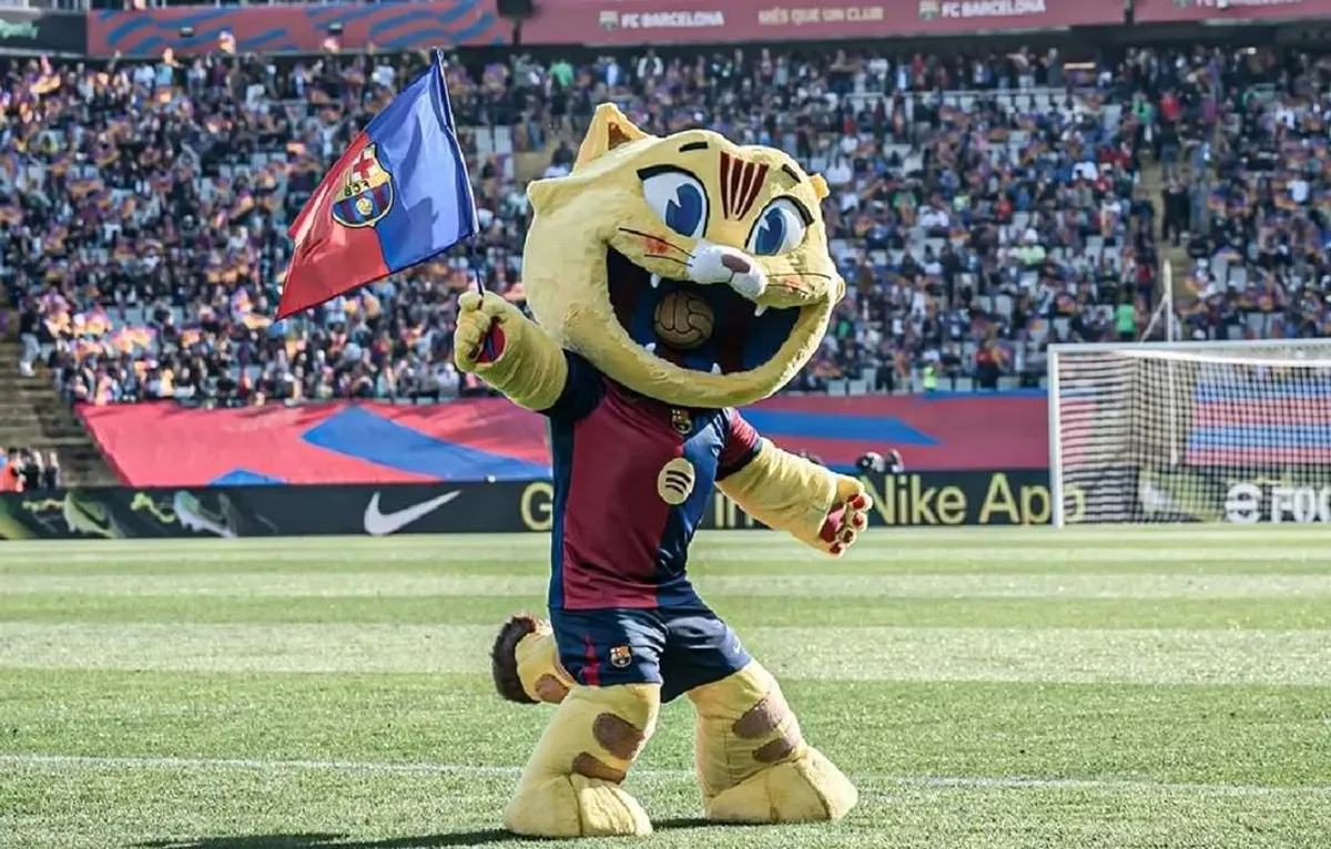 CAT, maskot baru Barcelona yang dirilis pada 30 November lalu. (Sumber: Instagram/@espn)